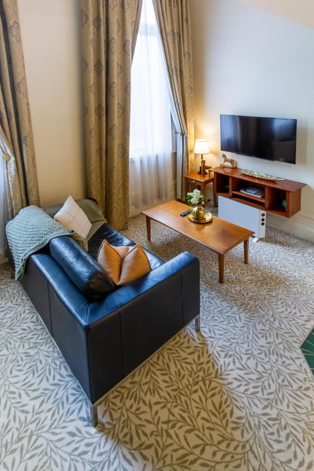 Beauty In The Cbd - 1Bed Free Parking Pool Lägenhet Christchurch Exteriör bild