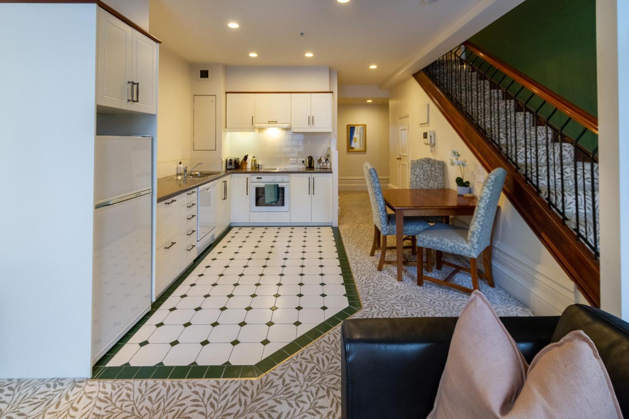 Beauty In The Cbd - 1Bed Free Parking Pool Lägenhet Christchurch Exteriör bild